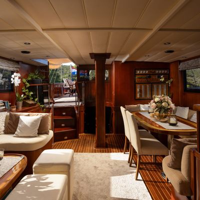 Pacha Yacht 12