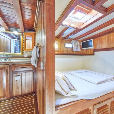 Libra Yacht 14
