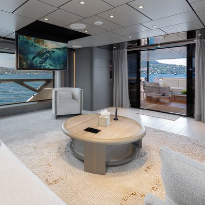 Lady Dia Yacht 12