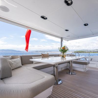 Zozo Yacht 11
