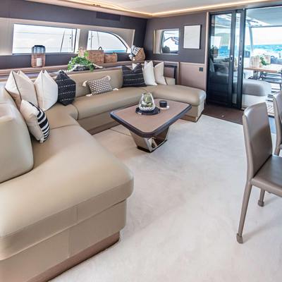 C'est La Vie Yacht 11