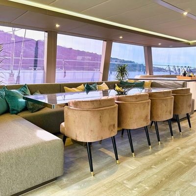 Honeybird Yacht 11