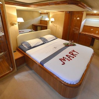 Mary Yacht 15