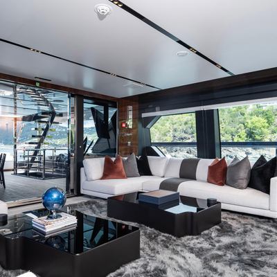 Tasty Waves Yacht 12