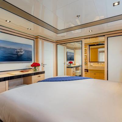 2 Ladies Yacht 13