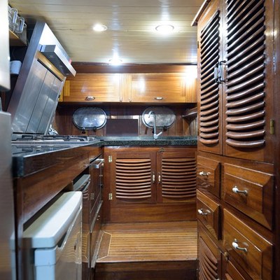 Entre Cielos Yacht 12