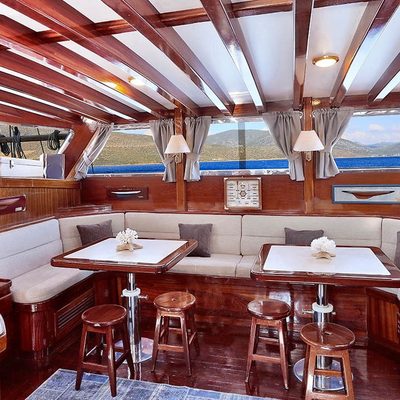 Torini Yacht 11