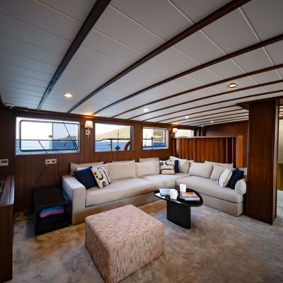 Caustic Yacht 12