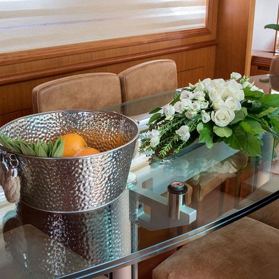 Salty Yacht 7