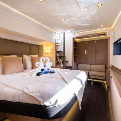Liquid Sky Yacht 12