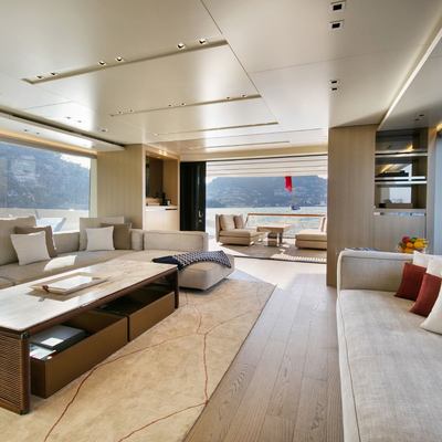 Belle De Nuit Yacht 11