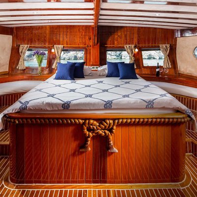 Eleganza Yacht 13