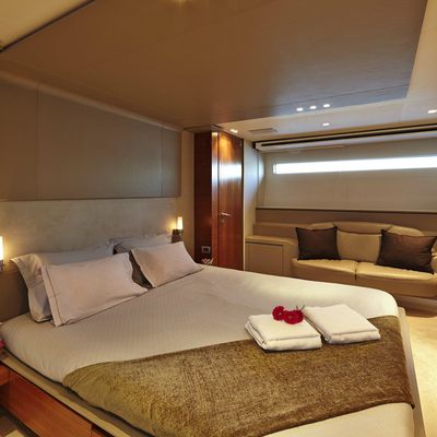 Quantum Yacht 7