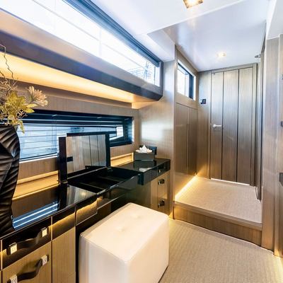 Lady B II Yacht 14