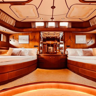 Jersey Pearl Yacht 15