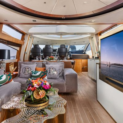 Blade 6 Yacht 14