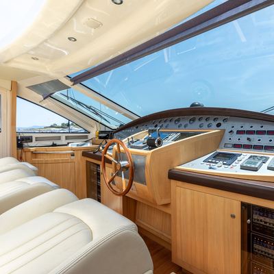 Double D Yacht 13