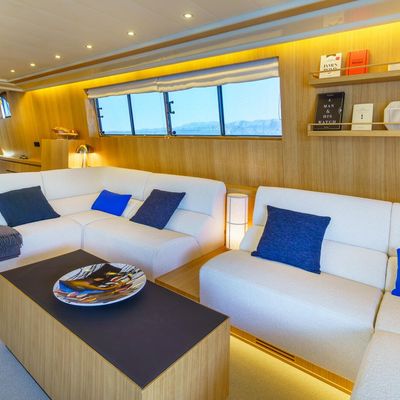Phantom Yacht 15
