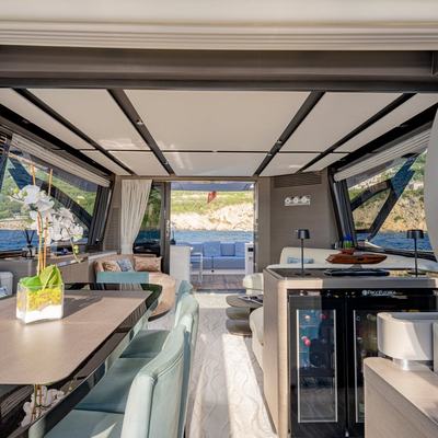 Ale Yacht 13