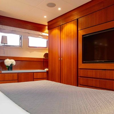 Curiosity Yacht 15