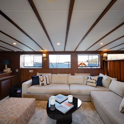 Caustic Yacht 13