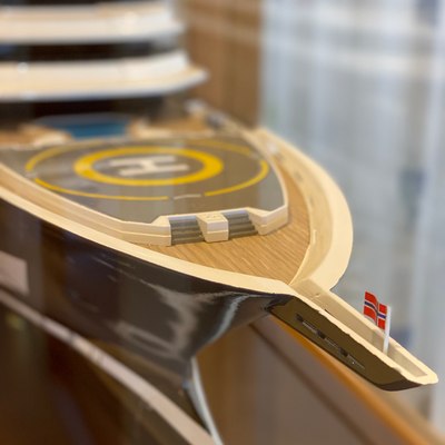 REV Ocean Yacht 8