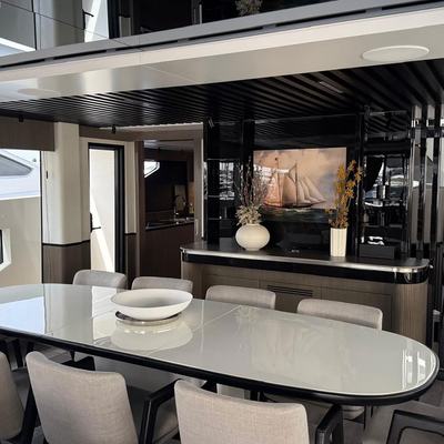 Bikini Queen Yacht 12