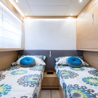 Bivac Yacht 14