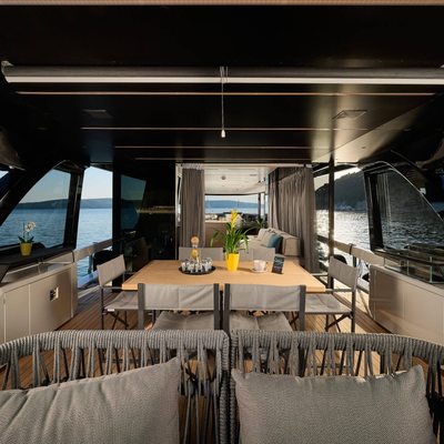 Blue Moon Yacht 12