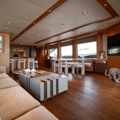 Santorini Yacht 11