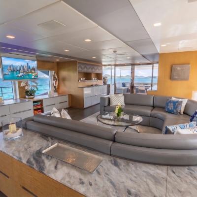 'H Yacht 12