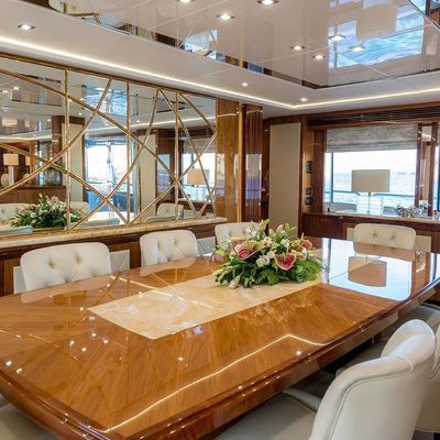 Anya Yacht 15