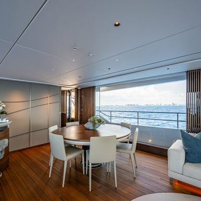R&R Yacht 12