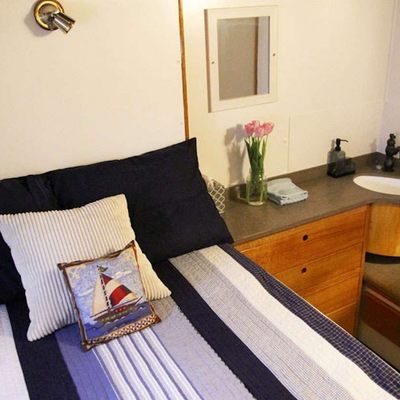 Discovery Yacht 13