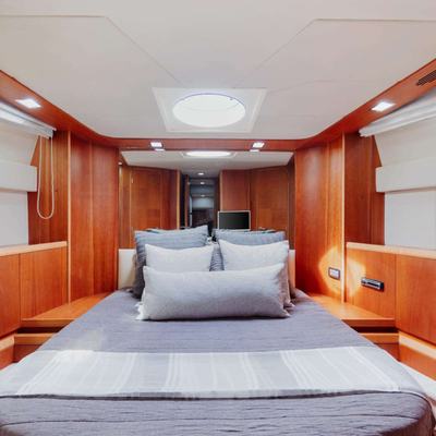 Truco II Yacht 13