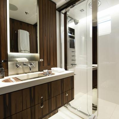 Cloudbreak Yacht 15