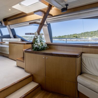 Amy Yacht 15