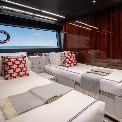 Illusion Yacht 13