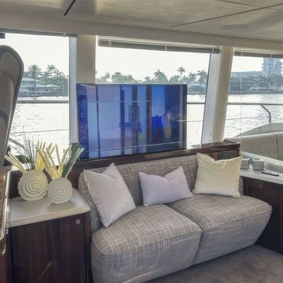 Razzle Dazzle Yacht 12