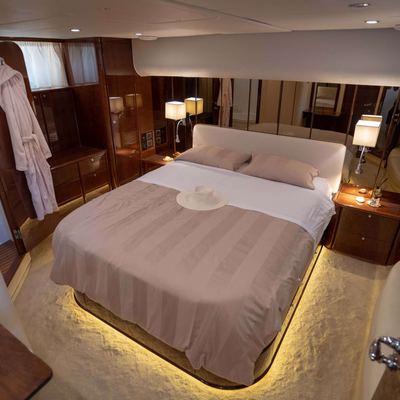 Esperanza Yacht 15