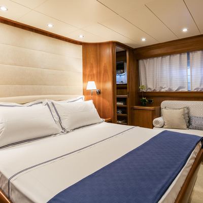 Gorgeous Yacht 15