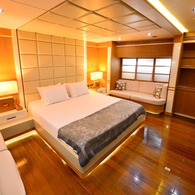 Zelda Yacht 8