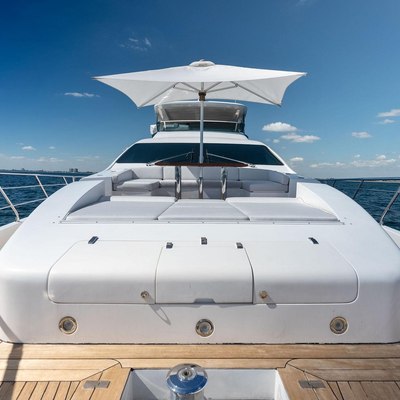 Satisfaction Yacht 12