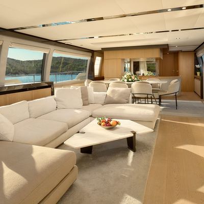 Damari Yacht 12