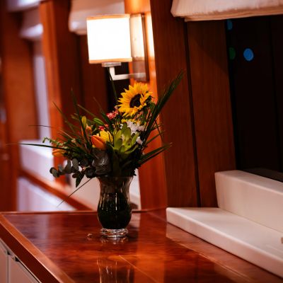 The Clubhouse Yacht 14