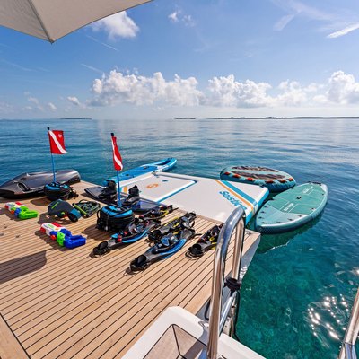 Compass Yacht 11