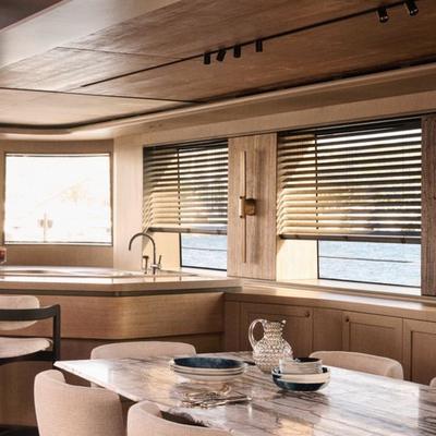 Seven Yacht 12