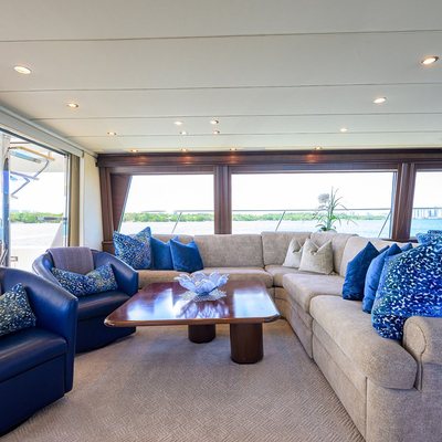 Jule Yacht 12