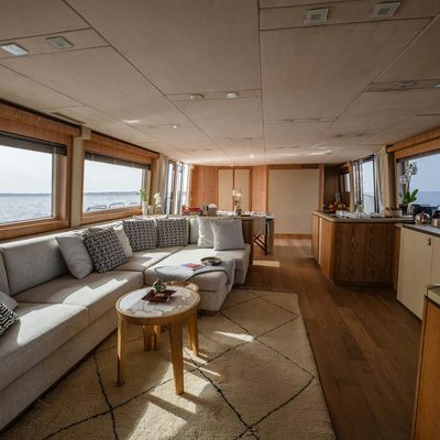 Venus Yacht 12