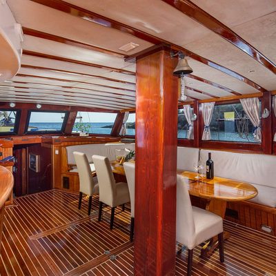 Eleganza Yacht 12